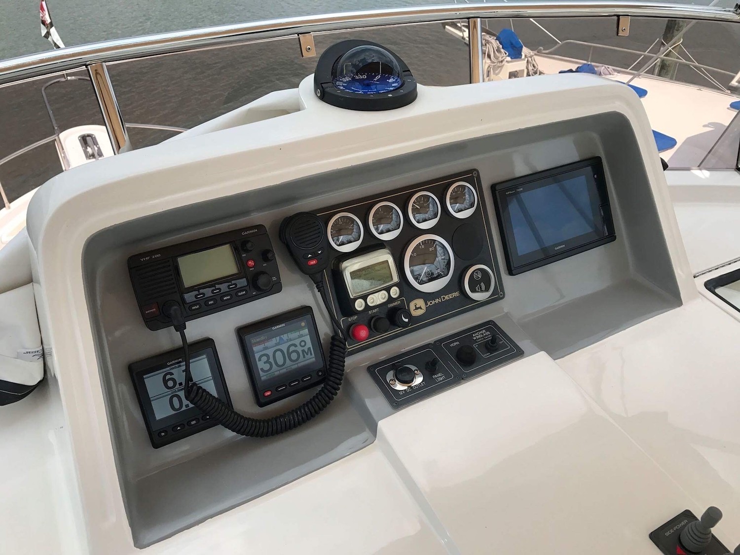 cruisers yachts dash panels