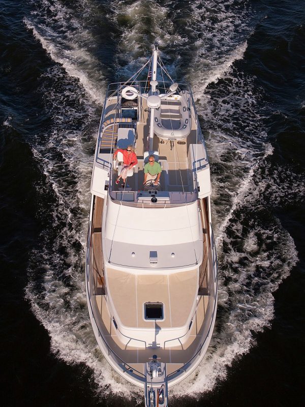 list of trawler yacht manufacturers