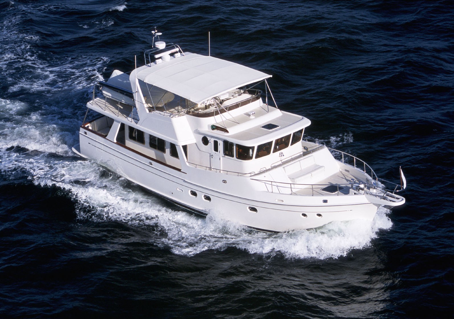 Yachts for sale. Яхта Selene 54. Selene Trawler. Моторные яхты Траулеры. Моторная яхта Globe Trawler 36.