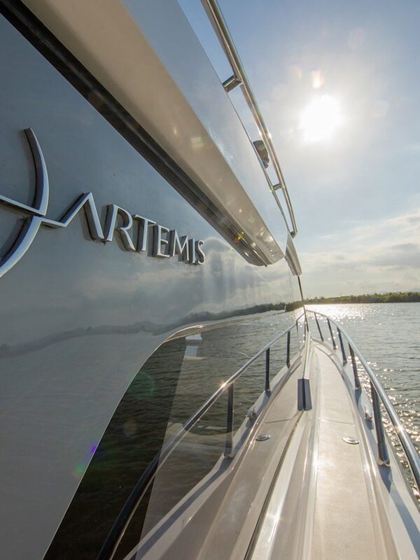 list of luxury yacht manufacturers